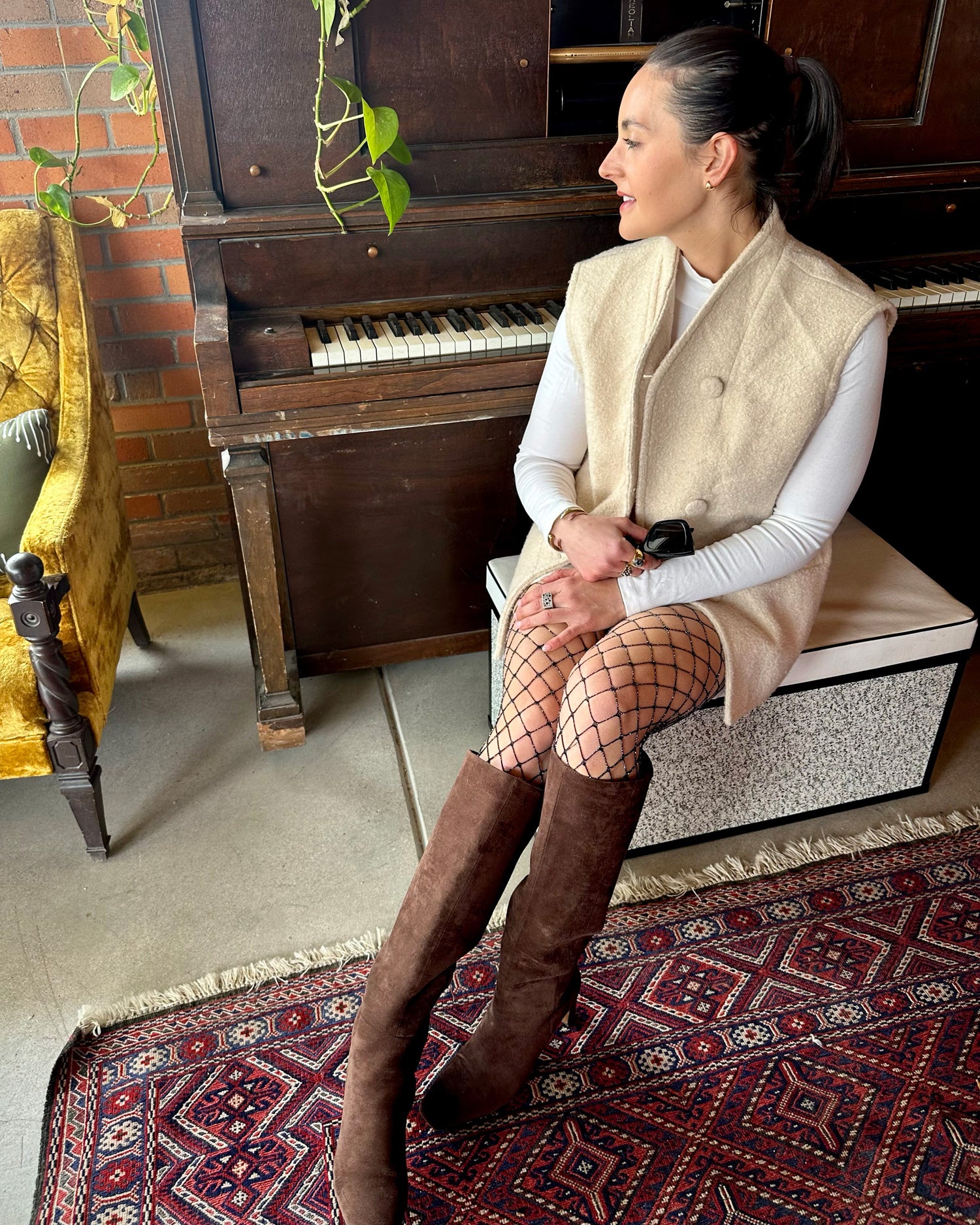 Large mesh black fishnet tights, premium fishnet pantyhose