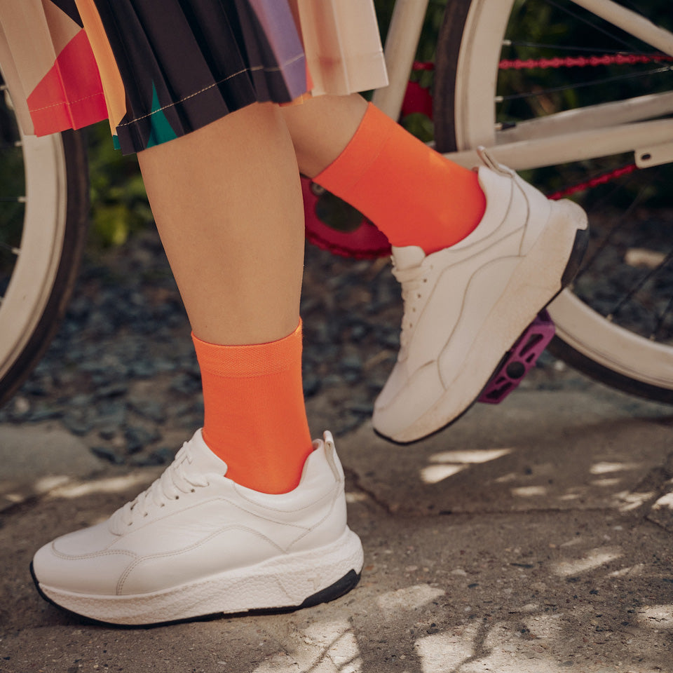 How To Style Your Women’s Cotton Crew Socks To Level Up Your Style?